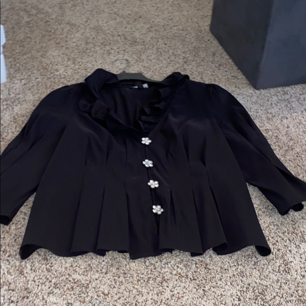 BLACK BLOUSE